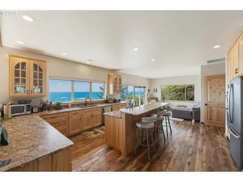 201 Allen Lane Brookings OR 97415