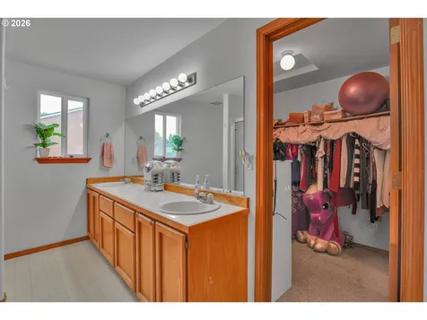 33316 SW Meadowbrook Drive Scappoose OR 97056