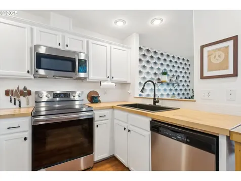15457 SW Bygones Court Beaverton OR 97007