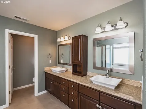 2505 NW 124th Street Vancouver WA 98685