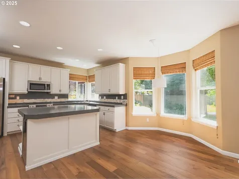 2505 NW 124th Street Vancouver WA 98685