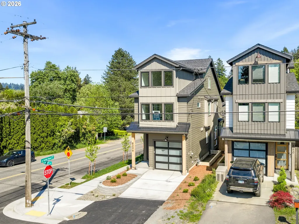 8206 SW 46th Avenue Portland OR 97219