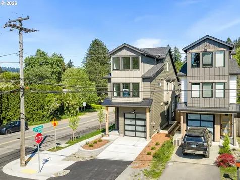 8206 SW 46th Avenue Portland OR 97219