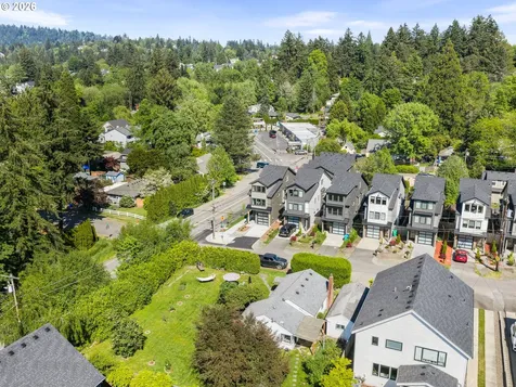 8206 SW 46th Avenue Portland OR 97219