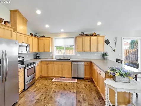 695 N Juniper Court Canby OR 97013