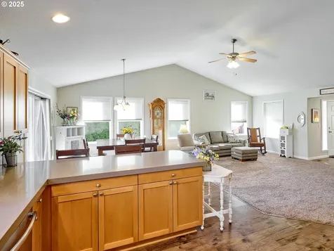 695 N Juniper Court Canby OR 97013