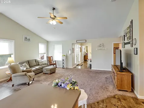 695 N Juniper Court Canby OR 97013
