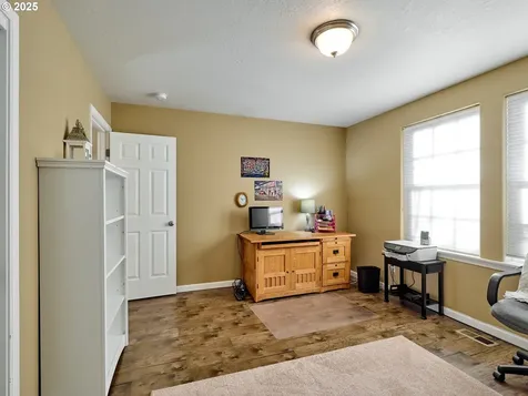 695 N Juniper Court Canby OR 97013