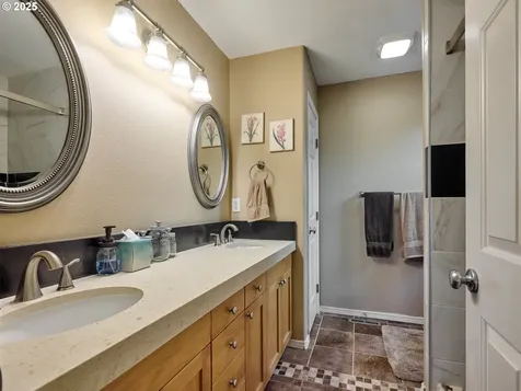 695 N Juniper Court Canby OR 97013