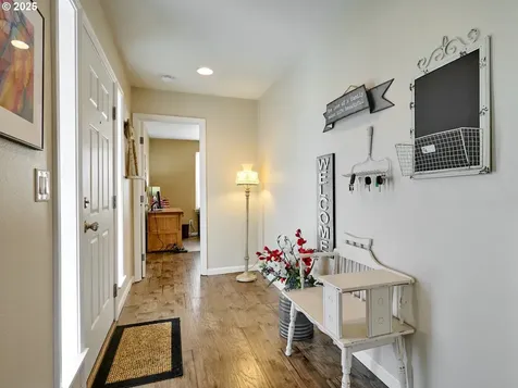 695 N Juniper Court Canby OR 97013