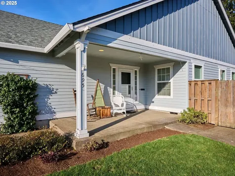 695 N Juniper Court Canby OR 97013