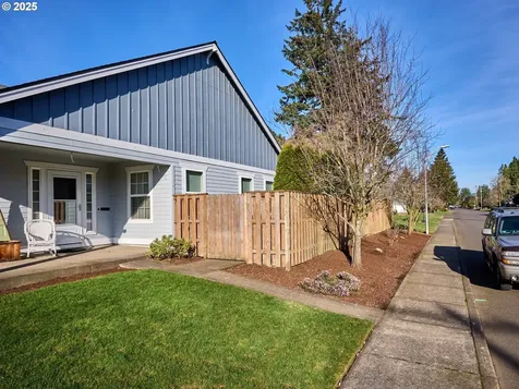 695 N Juniper Court Canby OR 97013