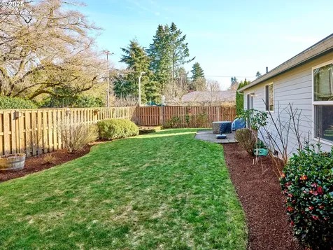 695 N Juniper Court Canby OR 97013