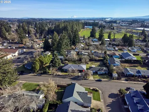 695 N Juniper Court Canby OR 97013