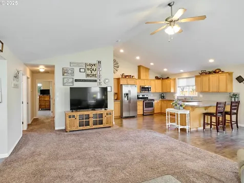 695 N Juniper Court Canby OR 97013
