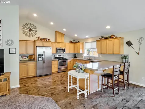 695 N Juniper Court Canby OR 97013