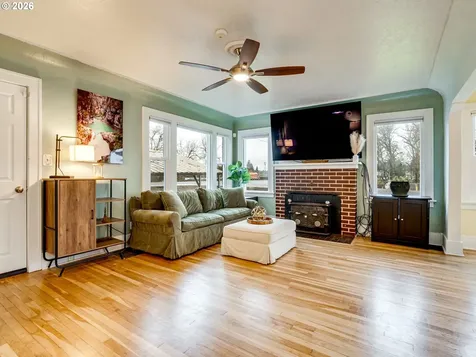 1510 Kinnear Street Kelso WA 98626