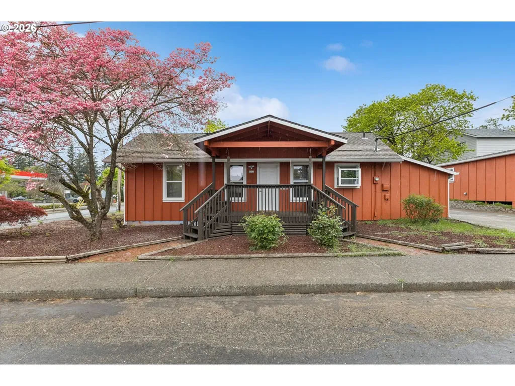 8305 SE Schiller Street Portland OR 97266