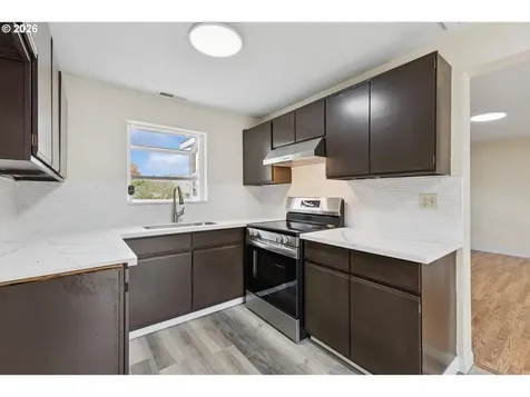 8305 SE Schiller Street Portland OR 97266