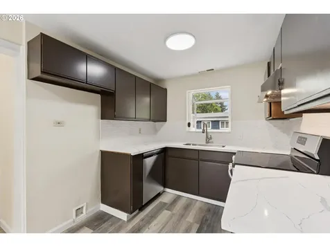 8305 SE Schiller Street Portland OR 97266