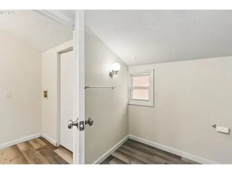 8305 SE Schiller Street Portland OR 97266
