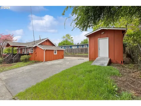 8305 SE Schiller Street Portland OR 97266