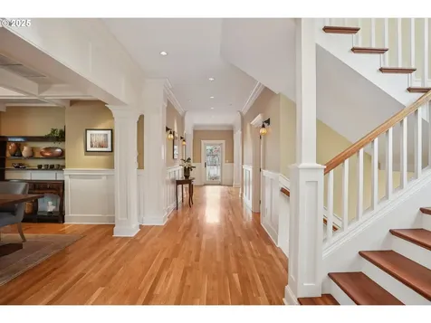 466 NE Hazelfern Place Portland OR 97232