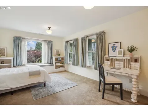 466 NE Hazelfern Place Portland OR 97232