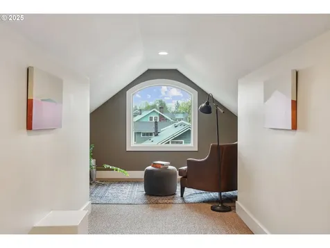 466 NE Hazelfern Place Portland OR 97232