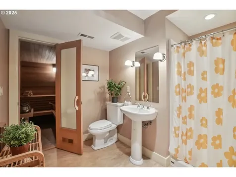 466 NE Hazelfern Place Portland OR 97232