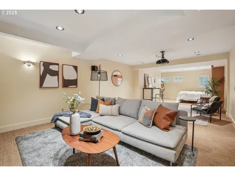 466 NE Hazelfern Place Portland OR 97232