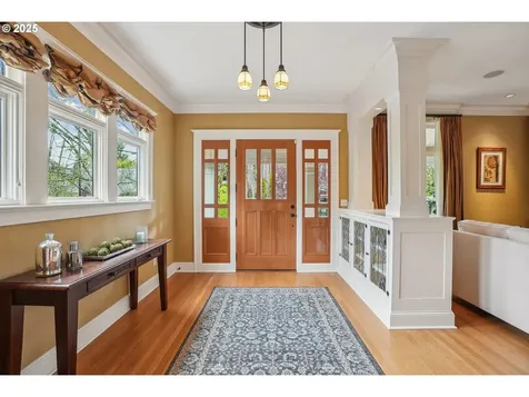 466 NE Hazelfern Place Portland OR 97232