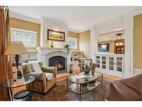 466 NE Hazelfern Place Portland OR 97232