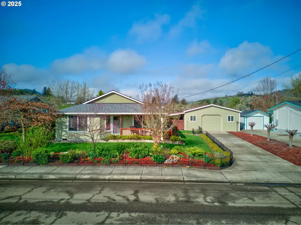 700 Little Valley Road Roseburg OR 97471