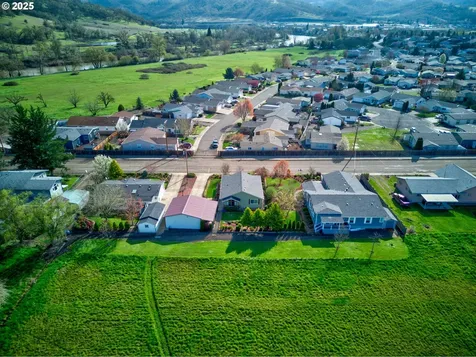 700 Little Valley Road Roseburg OR 97471