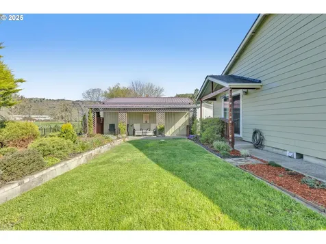 700 Little Valley Road Roseburg OR 97471