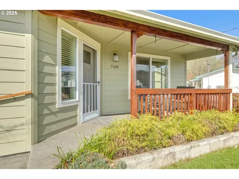 700 Little Valley Road Roseburg OR 97471