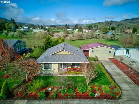 700 Little Valley Road Roseburg OR 97471