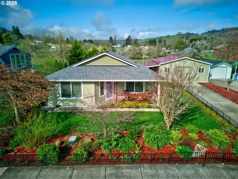700 Little Valley Road Roseburg OR 97471