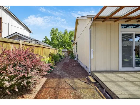 3783 Riviera Eugene OR 97402