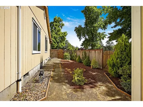 3783 Riviera Eugene OR 97402