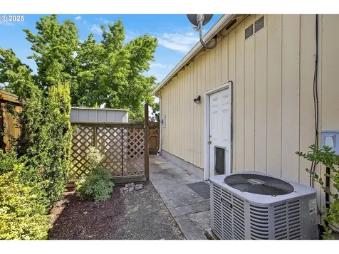 3783 Riviera Eugene OR 97402