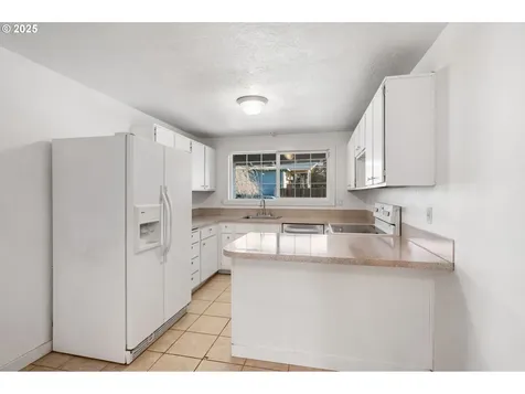 813 N Marie Avenue Newberg OR 97132