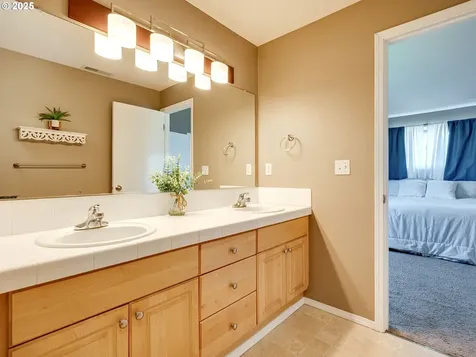 1091 56th Street Washougal WA 98671