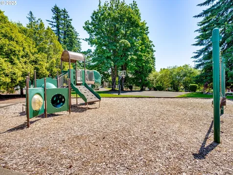 1091 56th Street Washougal WA 98671
