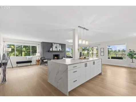 200 Burnham Road Lake Oswego OR 97034