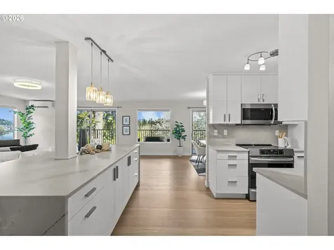 200 Burnham Road Lake Oswego OR 97034