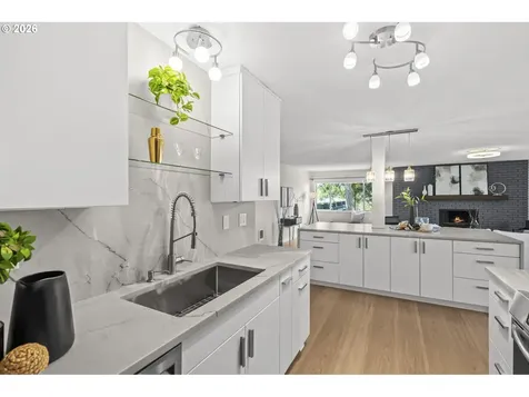 200 Burnham Road Lake Oswego OR 97034