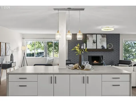 200 Burnham Road Lake Oswego OR 97034