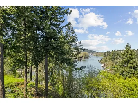 200 Burnham Road Lake Oswego OR 97034